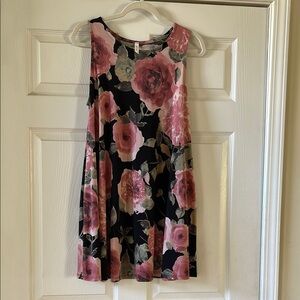 M t s Floral Sleeveless Dress, size Small, EUC
